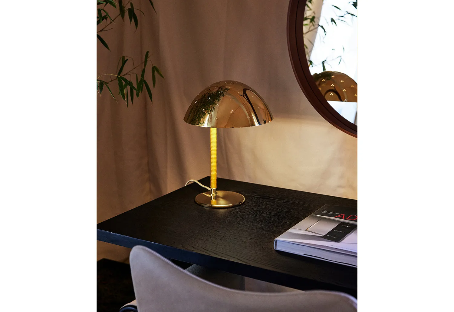 9209 Table Lamp