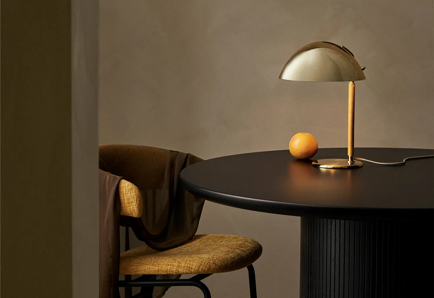 9209 Table Lamp