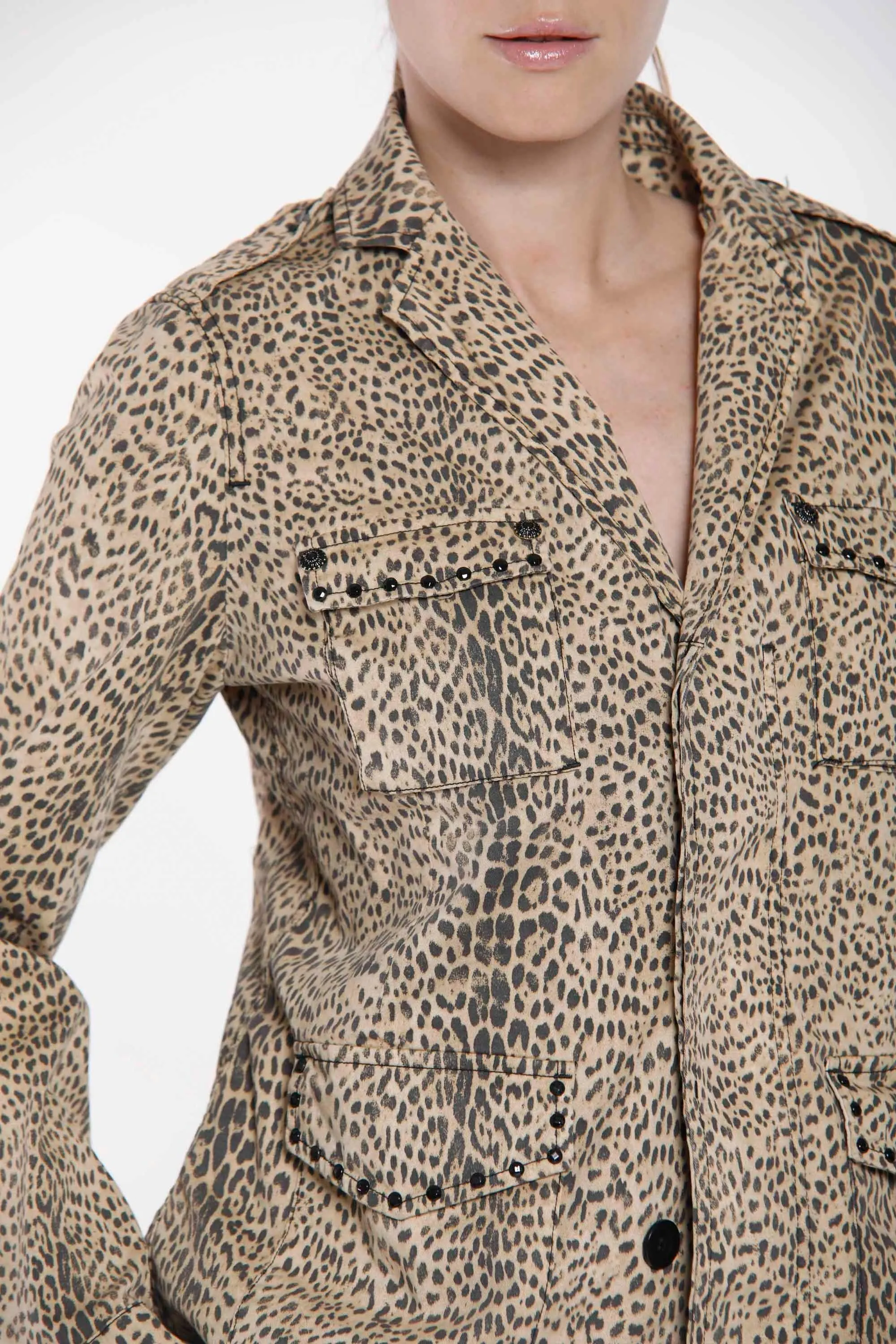 Elba field jacket da donna in cotone stampa animalier con borchie