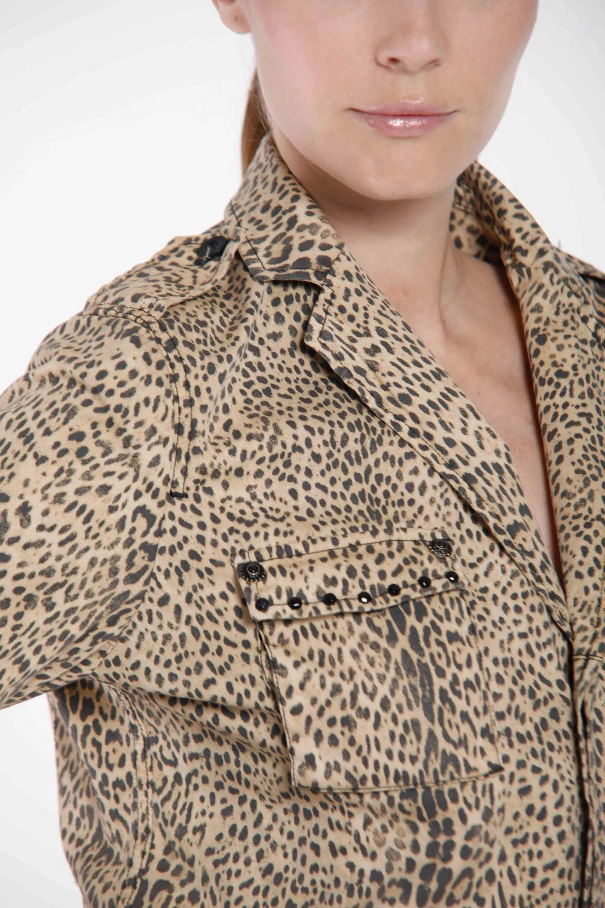 Elba field jacket da donna in cotone stampa animalier con borchie