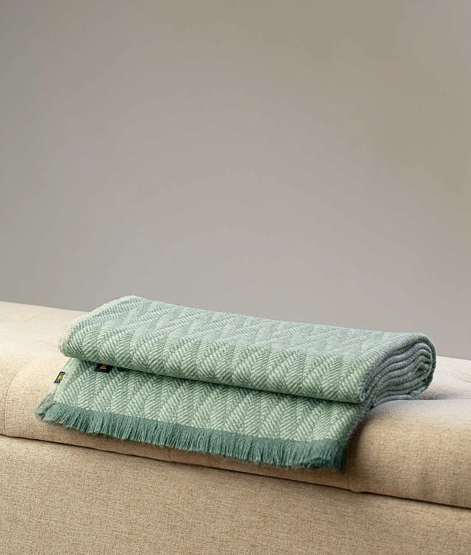 Espigas Reversible Throw