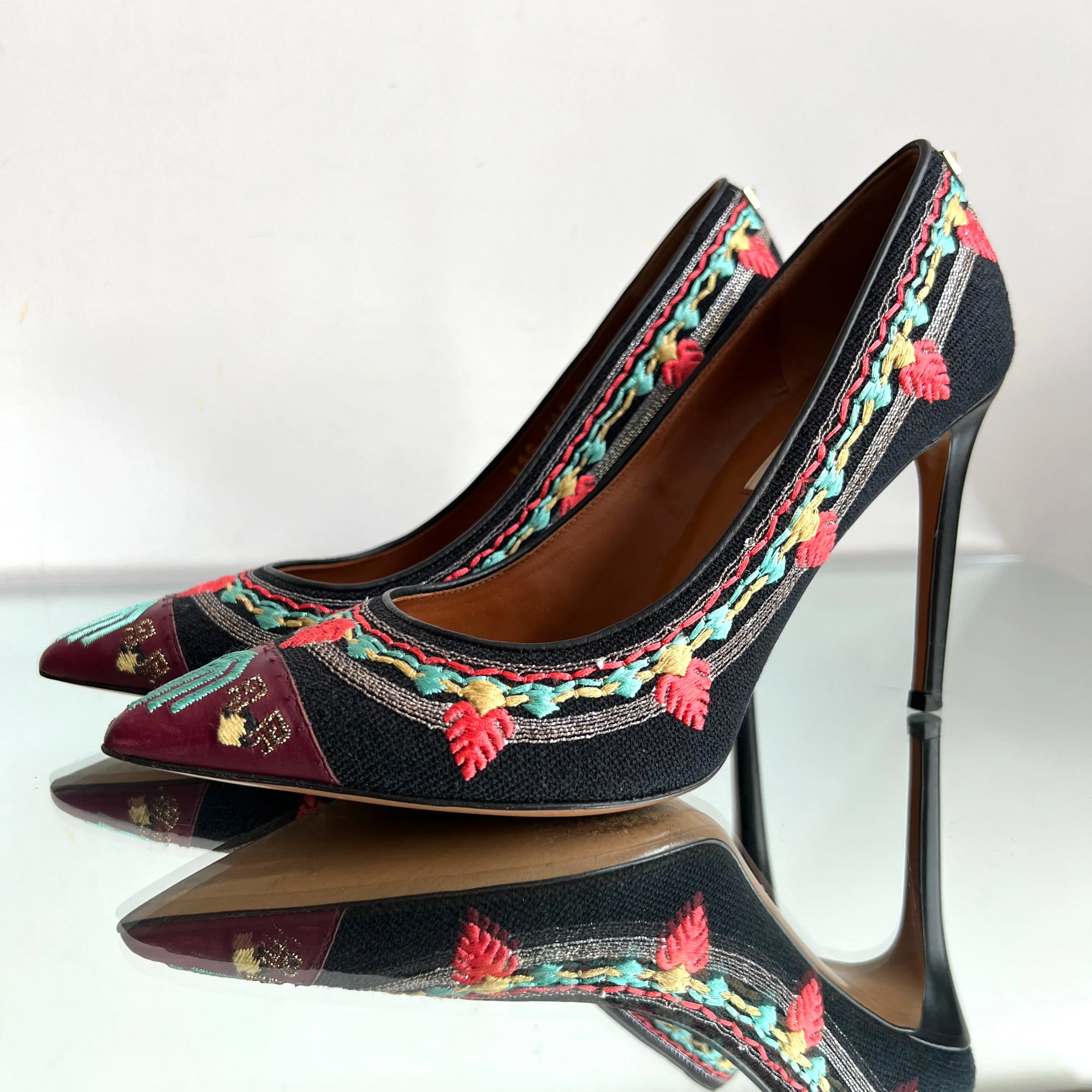 Scarpin Valentino Bordado