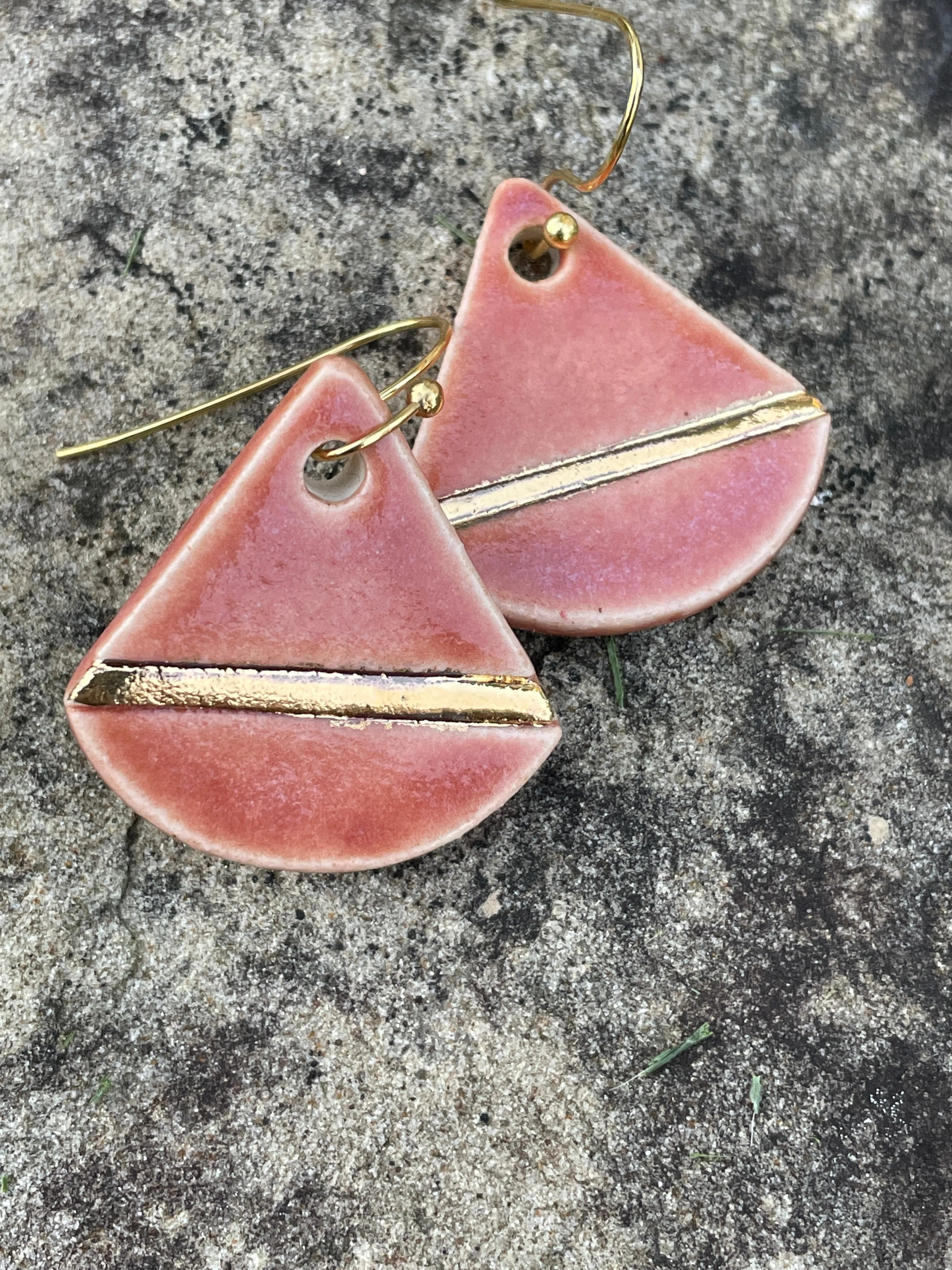 Triangular earrings/ceramic